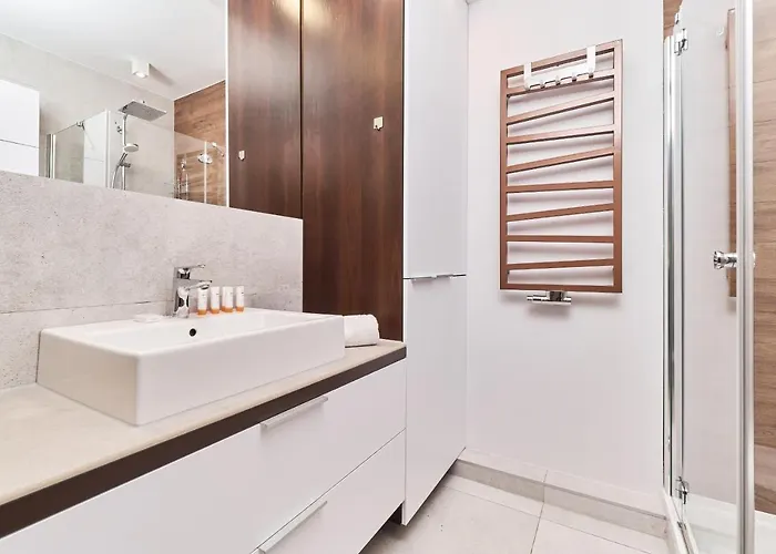 Nowa Teczowa Promenada Staromiejska By Renters *