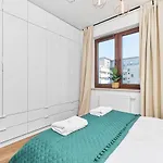 شقة Nowa Teczowa Promenada Staromiejska By Renters *